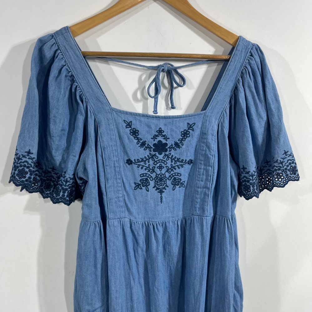 Old Navy Western Boho Embroidered Chambray Midi Dress Medium Country Prairie 90s - Picture 2 of 9